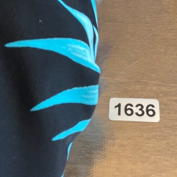 Island Escape Bahamas Printed Scorpio U-wire Tankini Swimtop - Picture 13 of 13